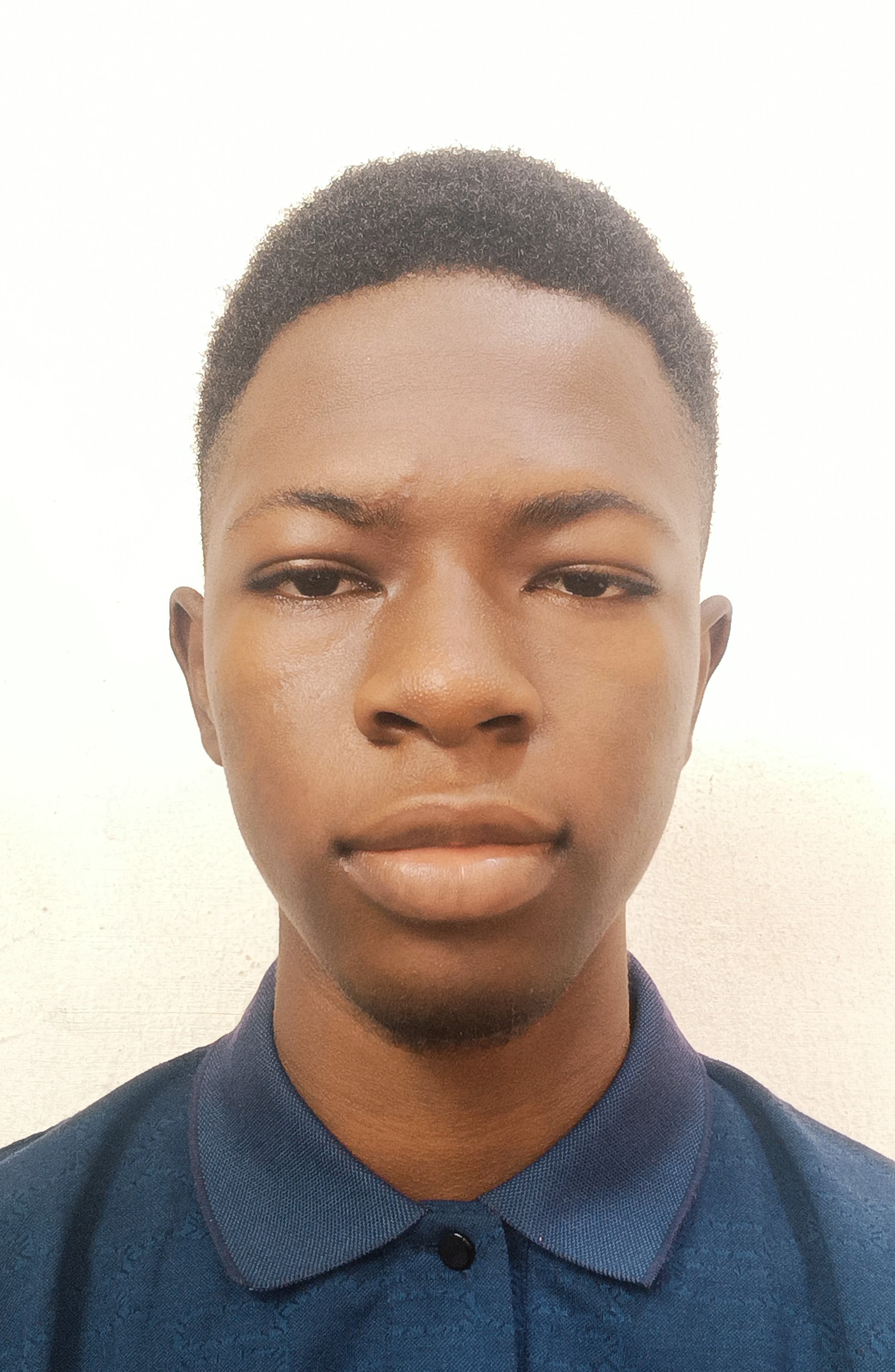 Daniel Olowe headshot